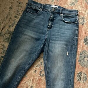 LOFT • High Rise Skinny • Distressed rough hem jeans 👖